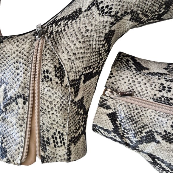 Schutz Bette Genuine Leather Snake Ankle Booties Low Heel Cream/Black Size 9.5 B - Picture 7 of 15